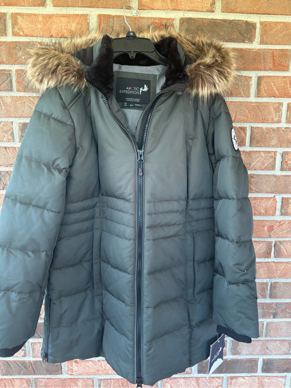 NWT Women's Dark Green Quilted Hooded Winter Coat with Removable Faux Fur Trim